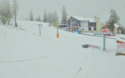 Ninge la Păltiniș. Stratul de zăpadă măsoară 19 centimetri