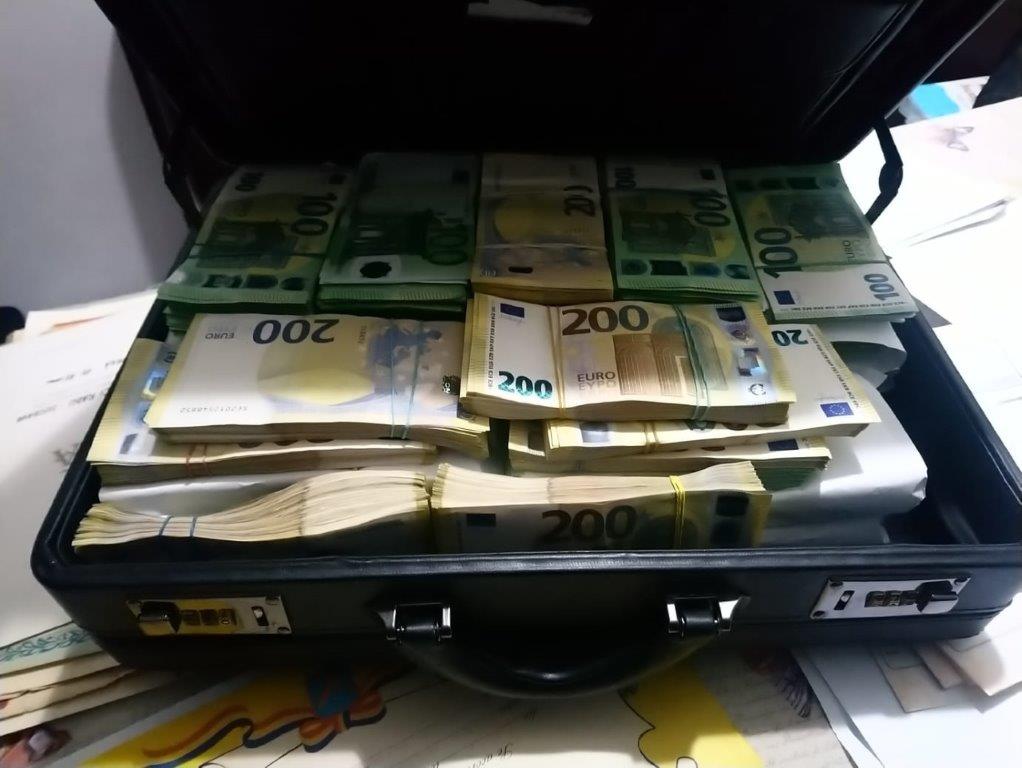 Sibian, cercetat de DNA: Ar fi vrut să dea mită 100 de mii de euro pentru un contract de un milion de euro. E implicat în dosarul Complexului Energetic Oltenia