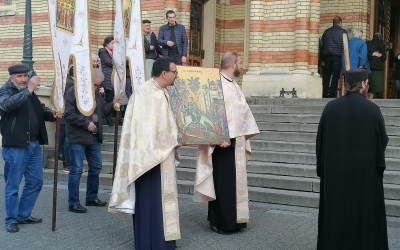 Needitat. Preoți și credincioși din Sibiu au pornit în procesiunea de Florii cu ramuri de salcie în mâini