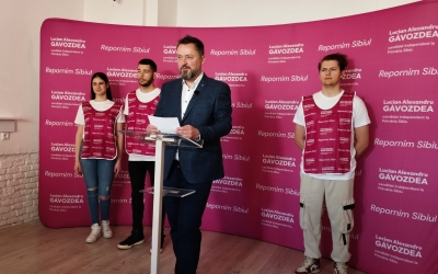 Alexandru Găvozdea propune trei dezbateri cu candidații la Primărie: „Niciodată în Sibiu nu au avut loc dezbateri”. De fapt, a fost organizată una