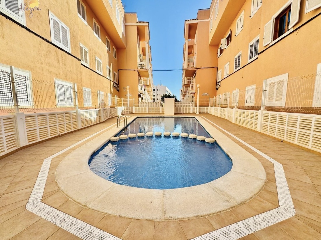 5 case de vacanță sub 100 de mii de euro la preț mai mic decât 3 camere în Vasile Aaron. De ce nu investesc sibienii în străinătate