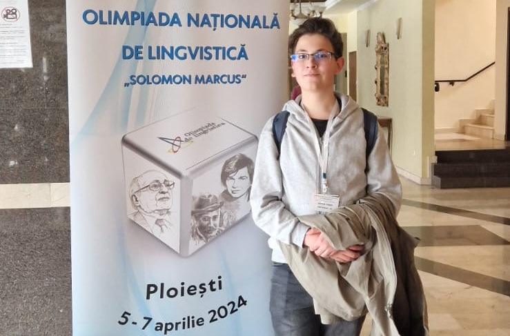 Tudor Giurca este elevul care a adus Sibiului primul premiu la Olimpiada Națională de Lingvistică. Materia nu se studiază la școală
