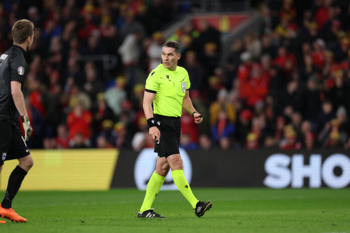 Arbitrul român Istvan Kovacs va conduce finala Europa League de la Dublin