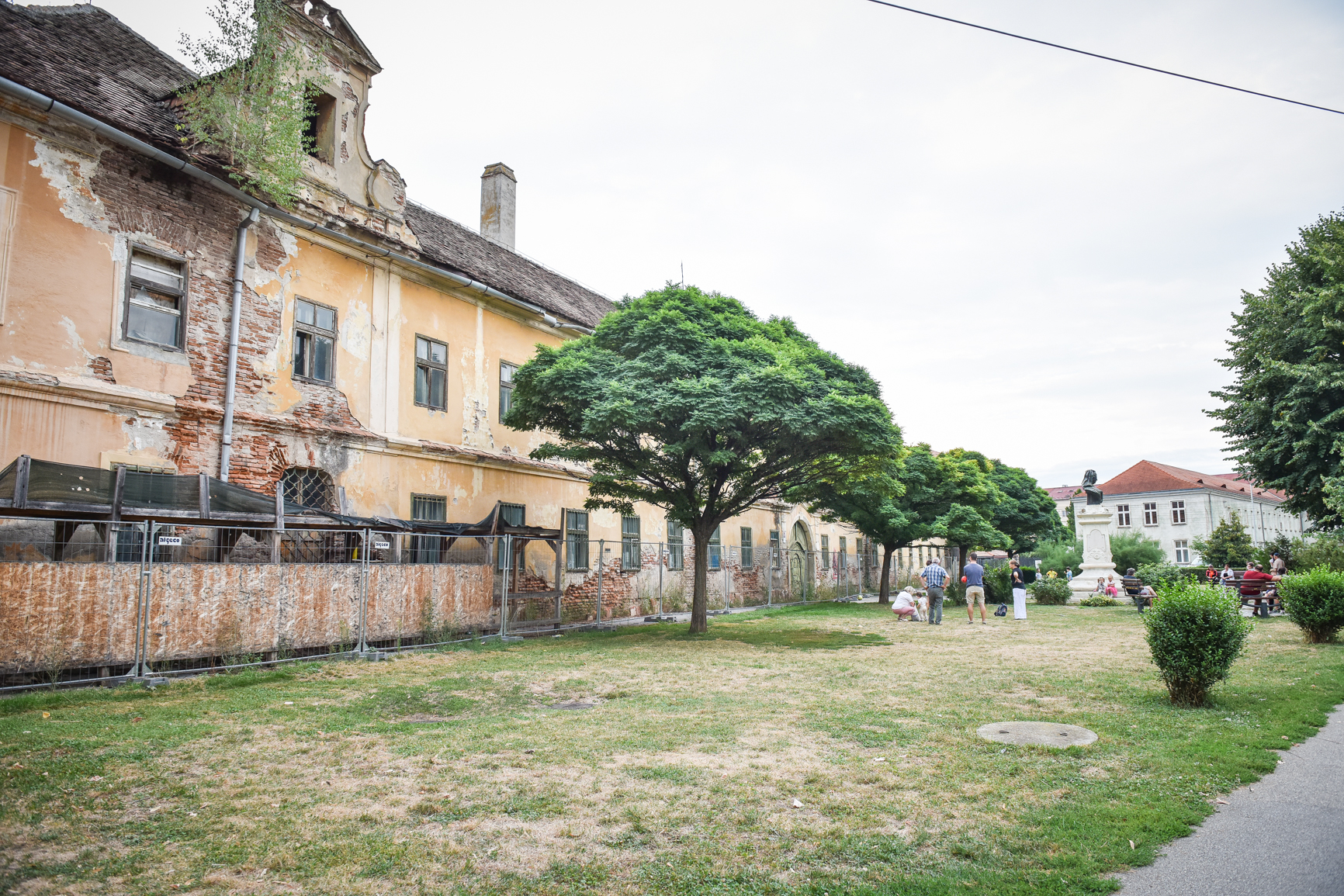 Două firme și două asocieri vor să proiecteze reabilitarea fostului orfelinat Maria Tereza