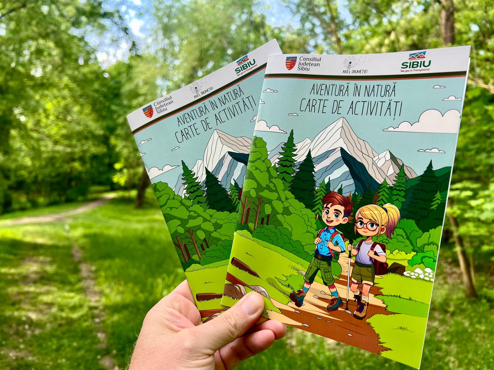 Copiii care merg în drumețiile din Sibiu primesc câte o carte educativă: „Vrem ca județul Sibiu să fie recunoscut pentru turismul prietenos cu natura”