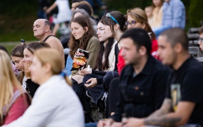 Flashmob și seară de film organizate de Crucea Roșie Sibiu într-un proiect antidrog. Raluca Morar: suntem pe locul doi la consum