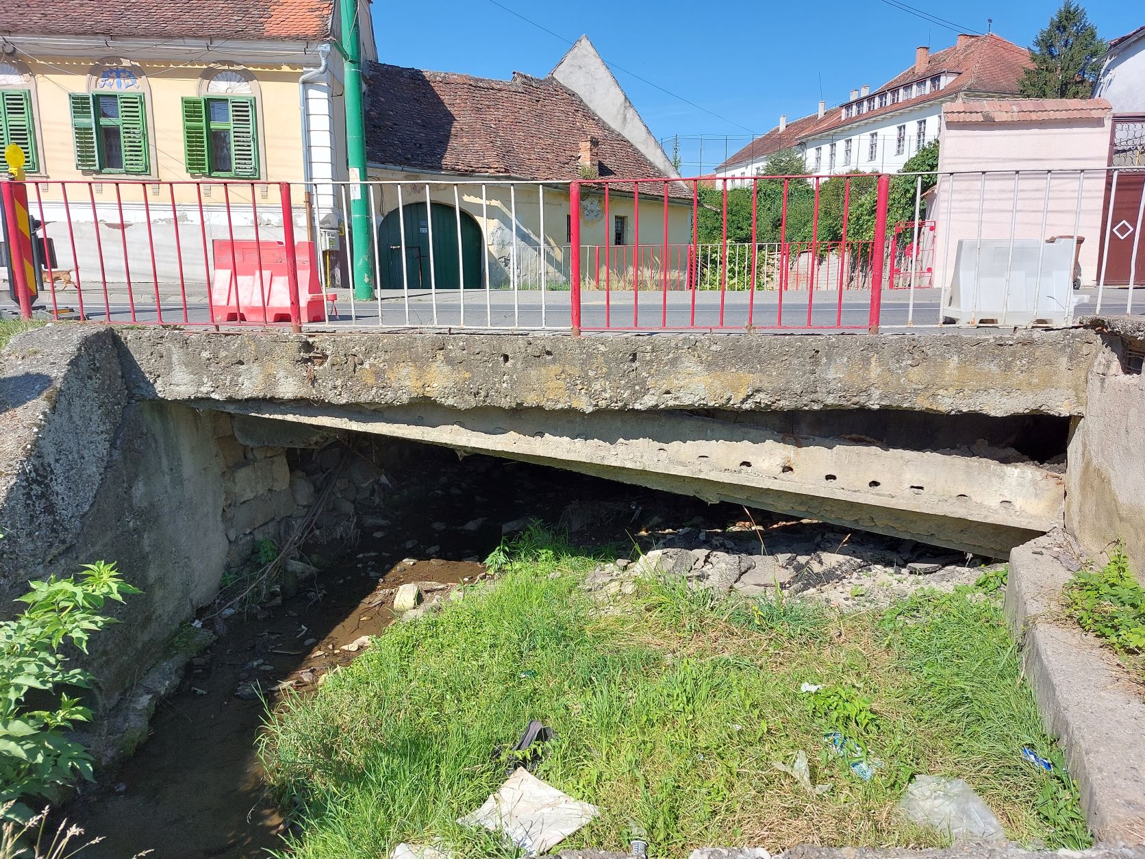 Primăria Cisnădie solicită avizul de mediu pentru demolarea și reconstruirea podului de 12 m din centrul localității