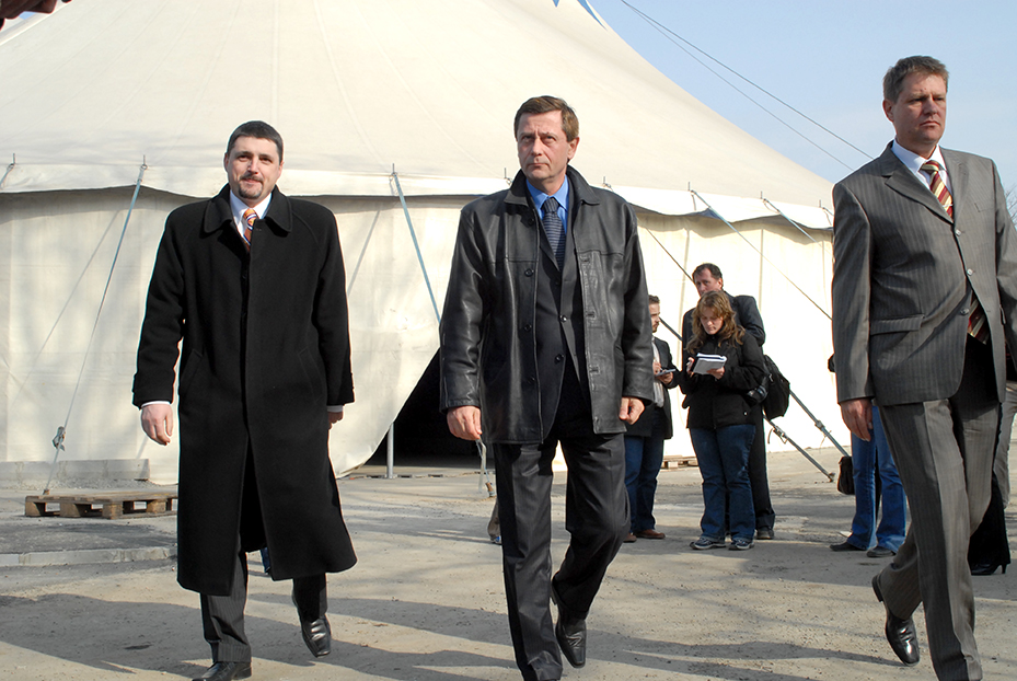 VIDEO Actorul Marius Manole rememorează cum a urcat beat pe scenă la inaugurarea Sibiu Capitală Culturală 2007: ”Am scos peruca, am râgâit de la bere și le-am zis, ia uitați care e treaba!”  