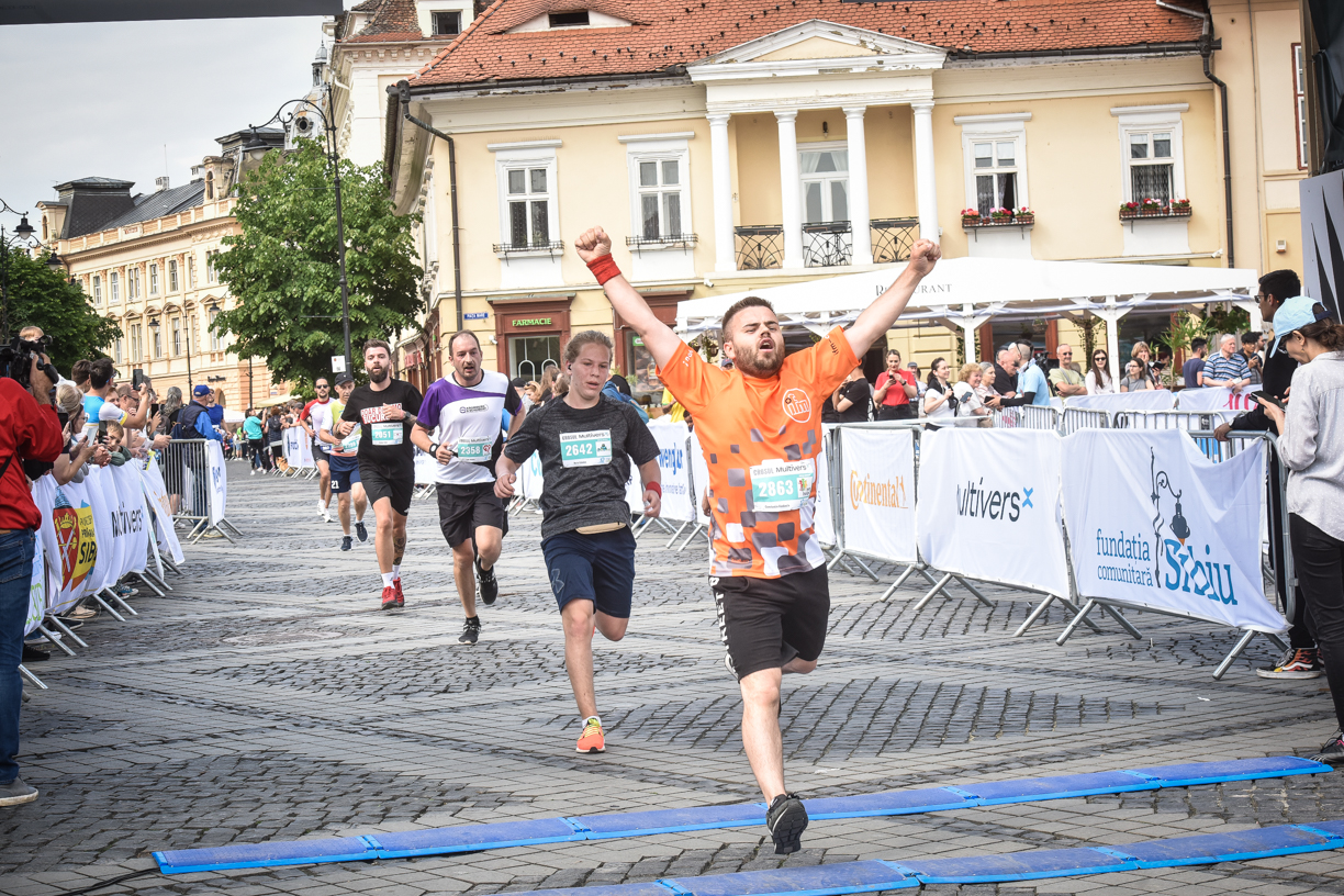 6% din populația Sibiului aleargă la Maratonul Internațional Sibiu. „Este o cifră impresionantă”