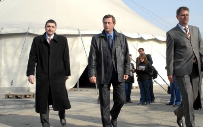 VIDEO Actorul Marius Manole rememorează cum a urcat beat pe scenă la inaugurarea Sibiu Capitală Culturală 2007: ”Am scos peruca, am râgâit de la bere și le-am zis, ia uitați care e treaba!”  