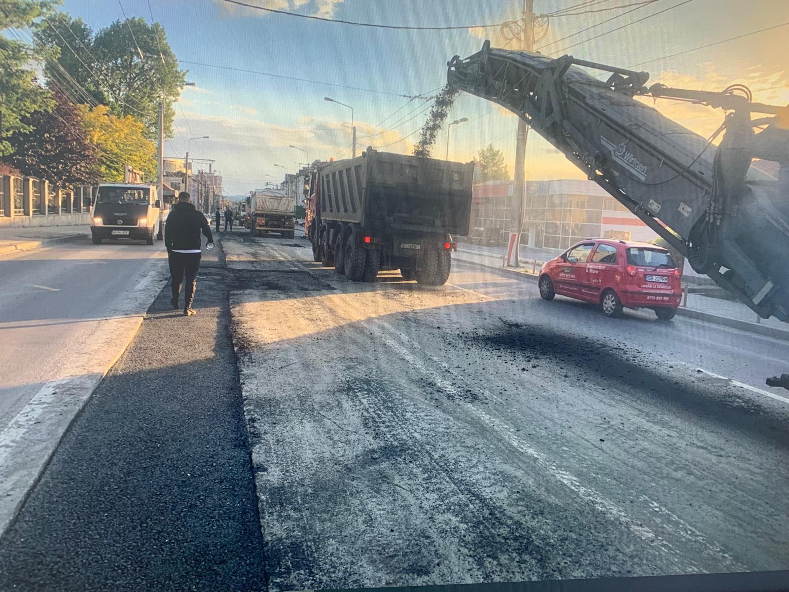 S-a turnat covor asfaltic pe Șos. Sibiului, Mediaș