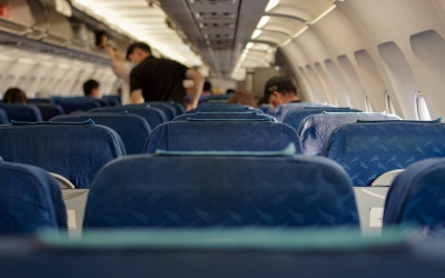Lufthansa ar putea reintroduce cafeaua gratuită la clasa economică. Din Sibiu se zboară doar la Munchen. Cafeaua costă acum 3,50 euro, în avion