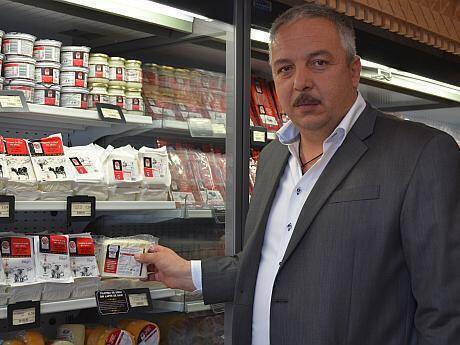 A murit Ioan Branga, un cunoscut oier originar din zona Sibiului: a pus bazele unei fabrici de brânzeturi