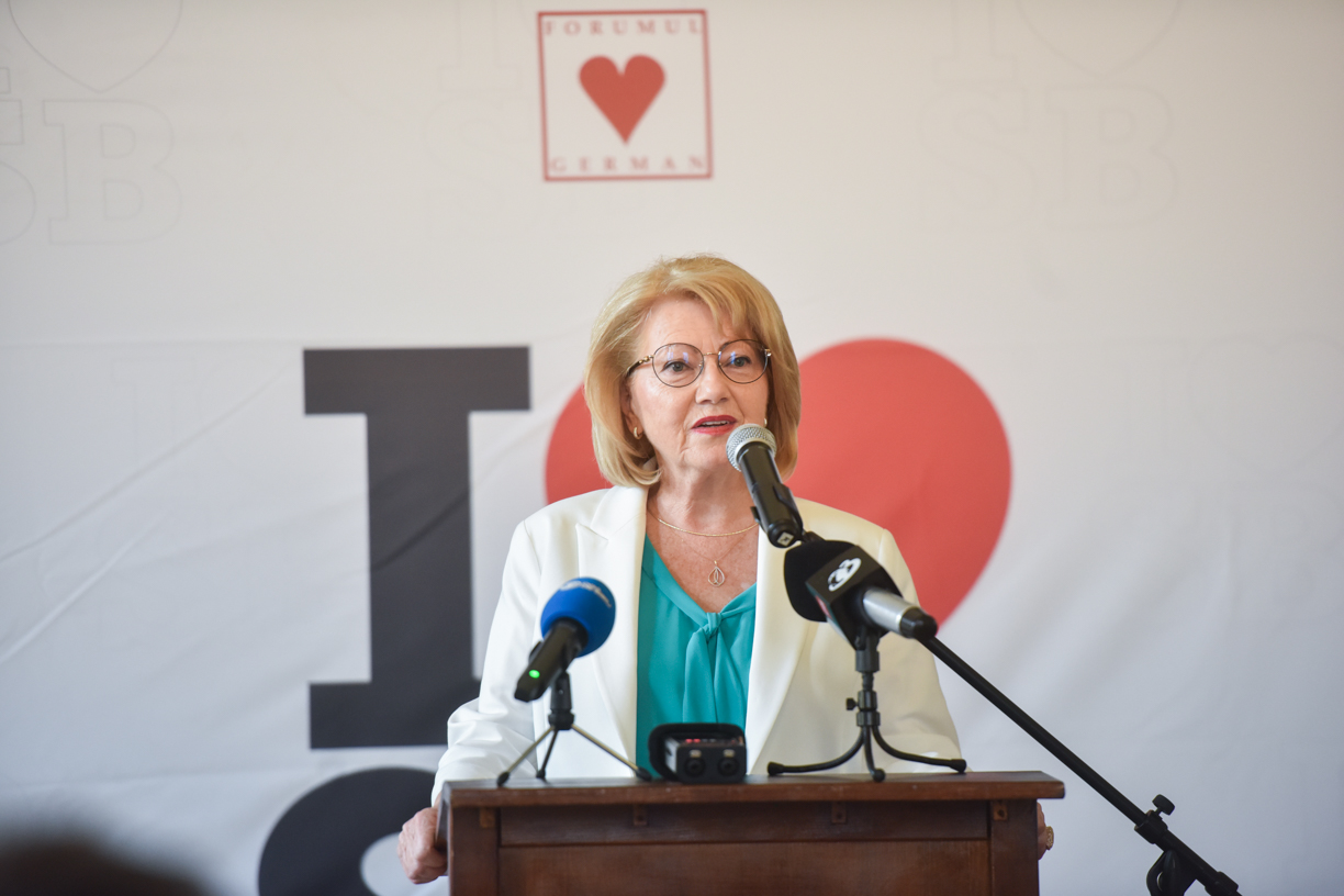 La Sibiu, negocierile pentru viceprimari și majoritate încep cu o pauză. Astrid Fodor: „Avem timp suficient să discutăm. Mi-aș dori să am viceprimar din partea FDGR”