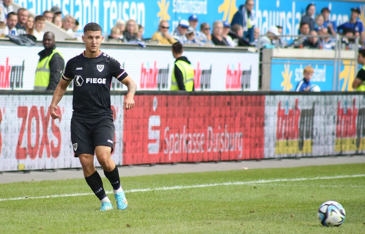 Un jucător de 22 de ani din Mediaș, primul transfer la Dinamo. Darius Ghindovean joacă în a treia ligă germană