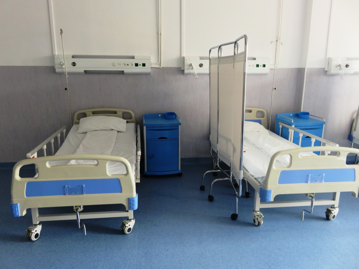 Lege promulgată. Prevenirea infecţiilor din spitale este o obligaţie a autorităţilor. Amendă de până la 20.000 de lei