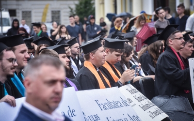 Inflația lovește educația: ULBS a crescut taxele la toate programele și la toate formele de învățământ