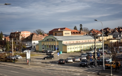 Parcarea Teatrului va fi închisă în timpul FITS. Primăria a anunțat zonele cu trafic și parcări interzise pentru desfășurarea Festivalului Internațional de Teatru Sibiu