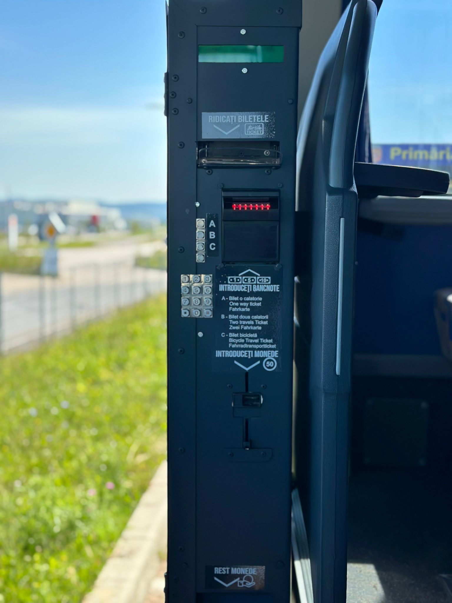 Autocarele Tursib au fost dotate cu automate de bilete