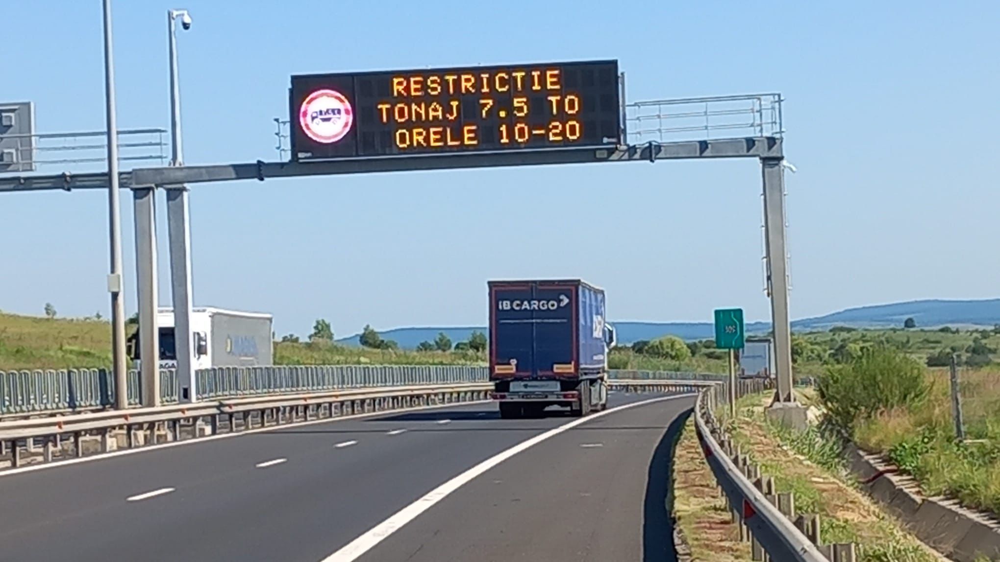 Drumarii prelungesc restricțiile pe drumurile naționale și autostrăzi, cauzate de caniculă