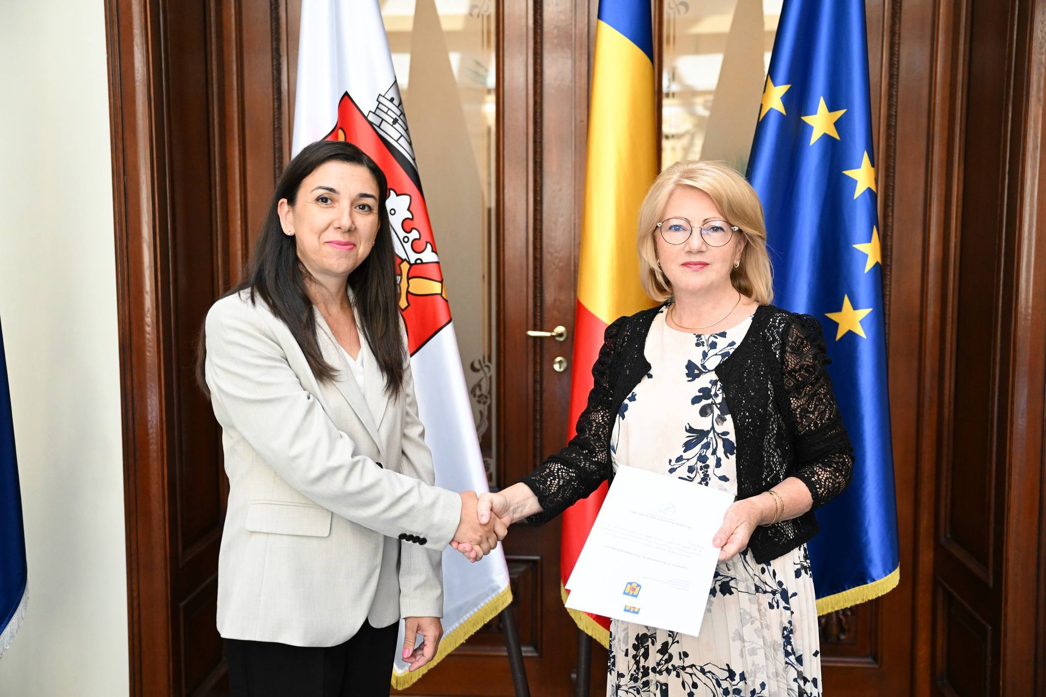Primarul și 17 dintre noii aleși ai Sibiului și-au ridicat certificatele. Vor deveni consilieri locali din toamnă