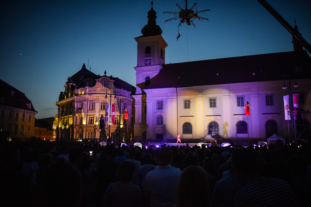FITS 2024 se deschide oficial astăzi, în curtea Muzeului de Istorie. Show cu drone, două premiere mondiale și concert Holograf, în prima zi de festival