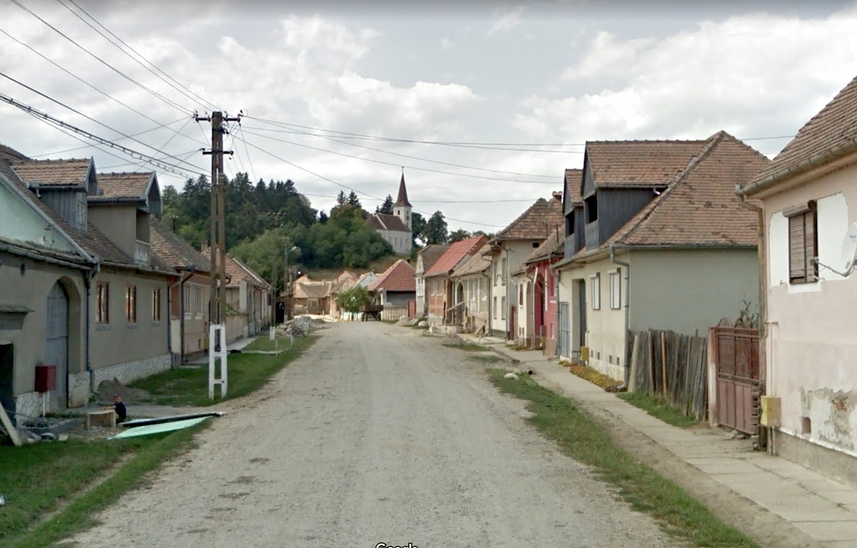 În plin val de caniculă, locuitorii din Cașolț nu mai au apă de zece zile. „Nu știm cauza, în principiu mâine o repornim”