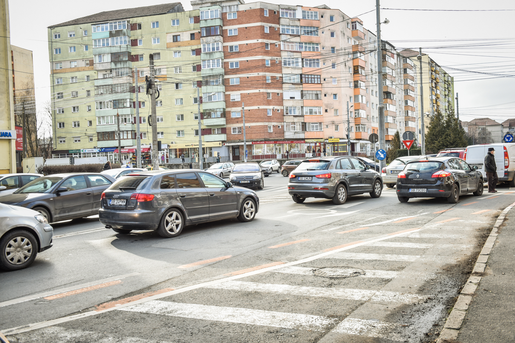 O sibiancă a fost lovită pe trecerea de pietoni, pe Bulevardul Mihai Viteazu