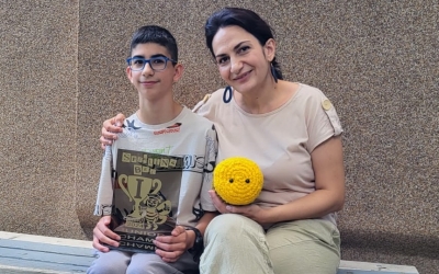 Luca este câștigătorul competiției județene „Spelling Bee”. Dirigintă: „Are o inclinație extraordinară spre ortografie, considerată una din dificultățile limbii engleze”