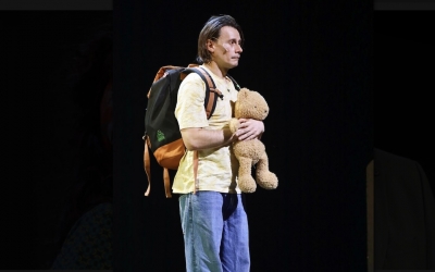 VIDEO Marius Manole, la FITS: ”Eu nu sunt un băiat citit. Eu am citit 20 de cărți la viața mea”. ”Când am intrat în teatru, am intrat într-o făcătură de lume. Niște oameni care nu erau artiști, erau niște făcături”