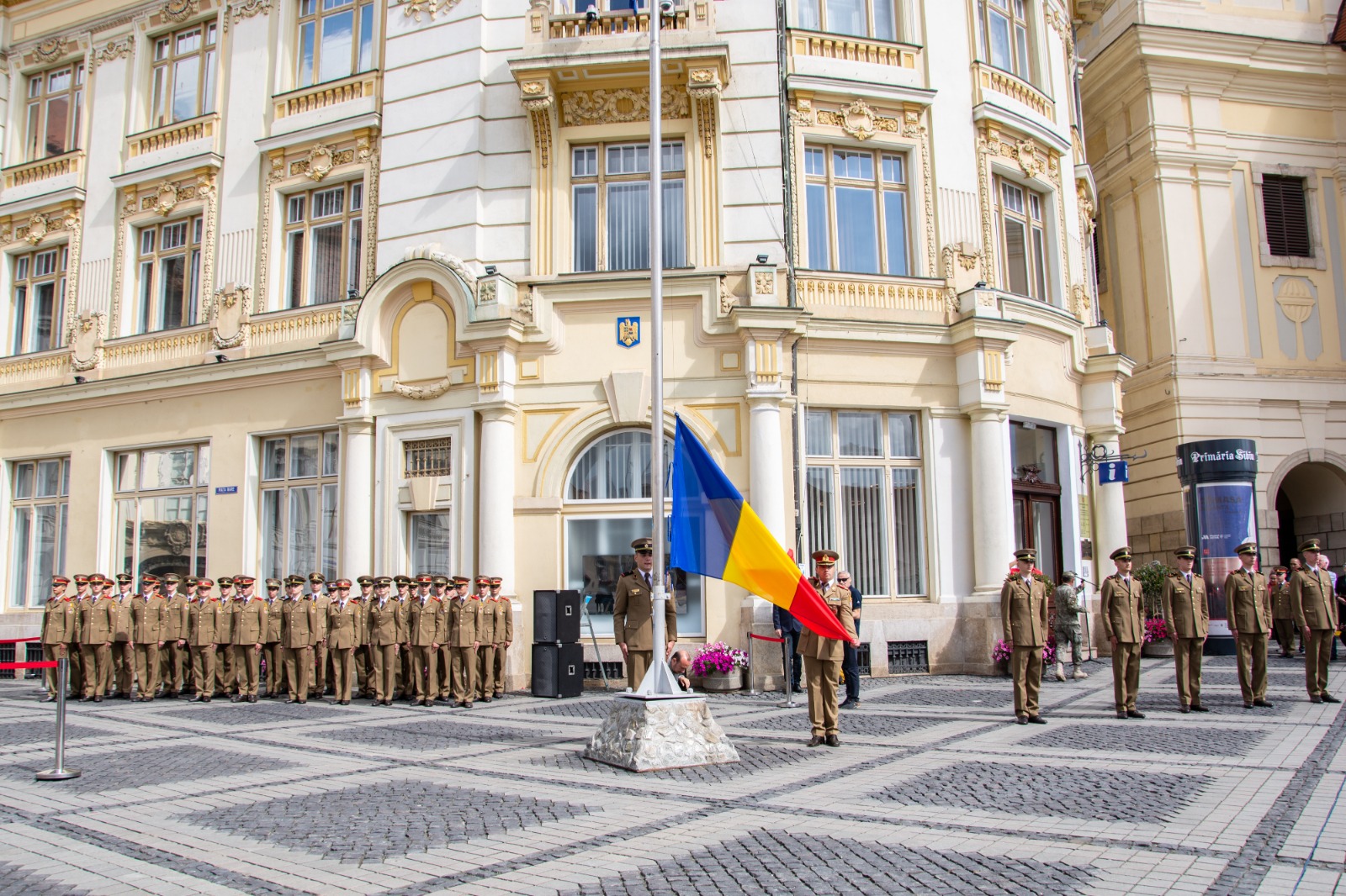 Ziua Drapelului va fi sărbătorită miercuri, în Piața Mare din Sibiu
