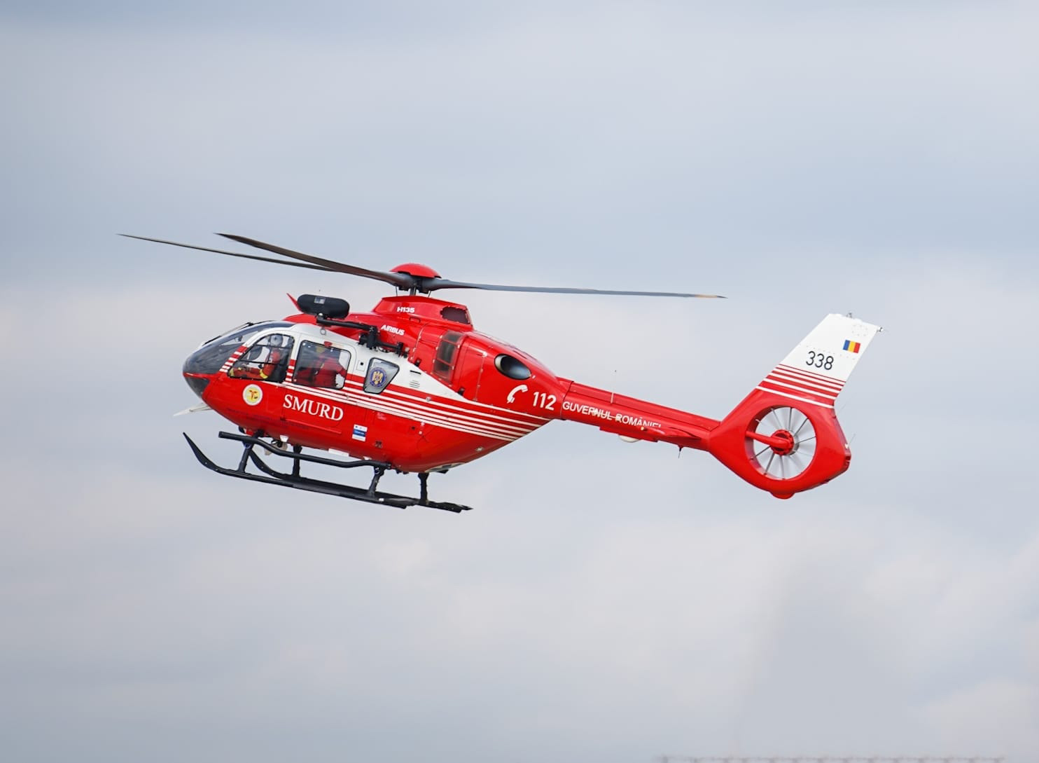 Tânăr de 21 de ani, luat cu elicopterul de pe Șaua Cleopatrei, din Munții Făgăraș. A suferit o entorsă la un picior