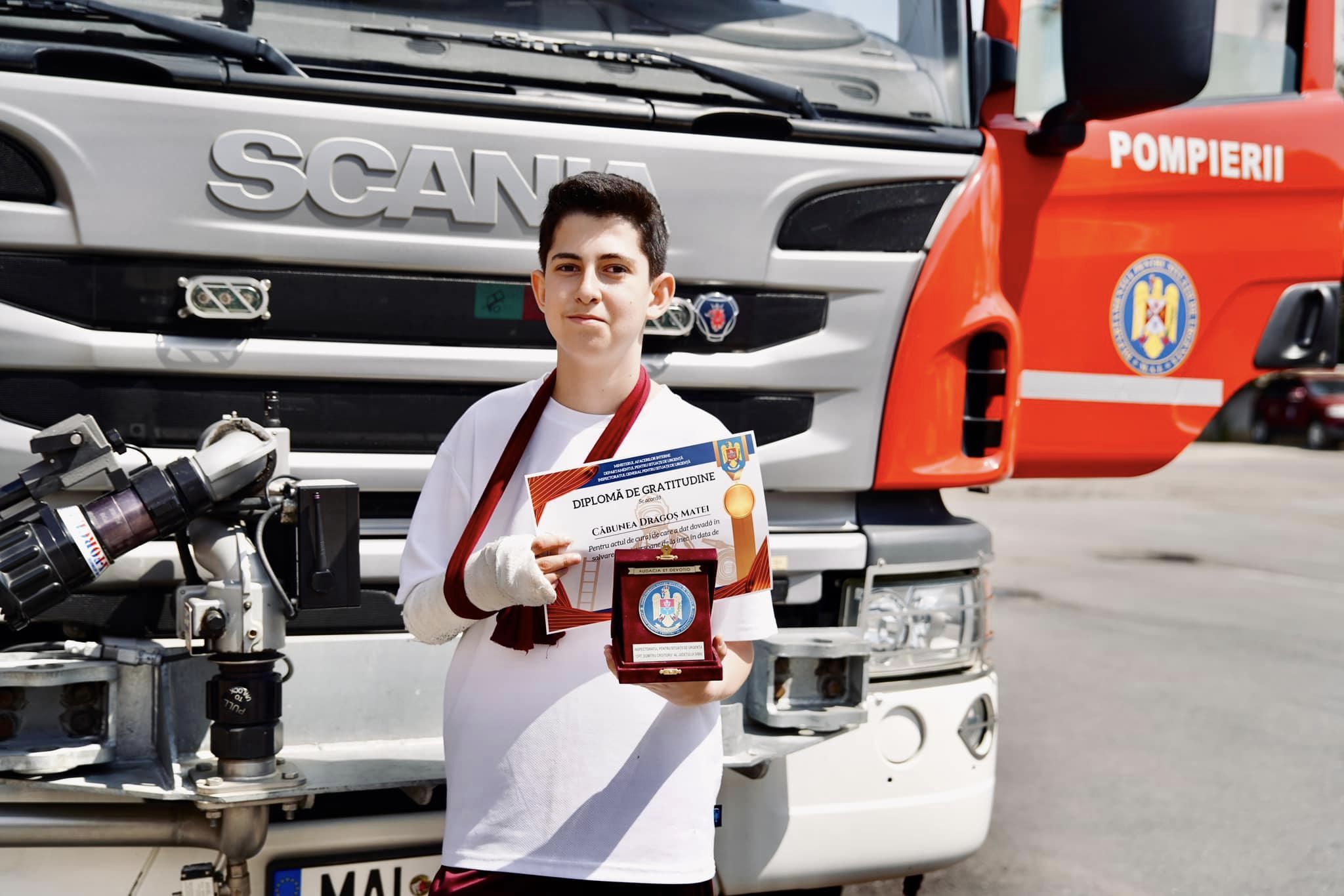 „Ne-ai câștigat respectul și inimile!” ISU Sibiu l-a premiat pe Matei, băiatul de 14 ani care și-a salvat prietenul de la înec