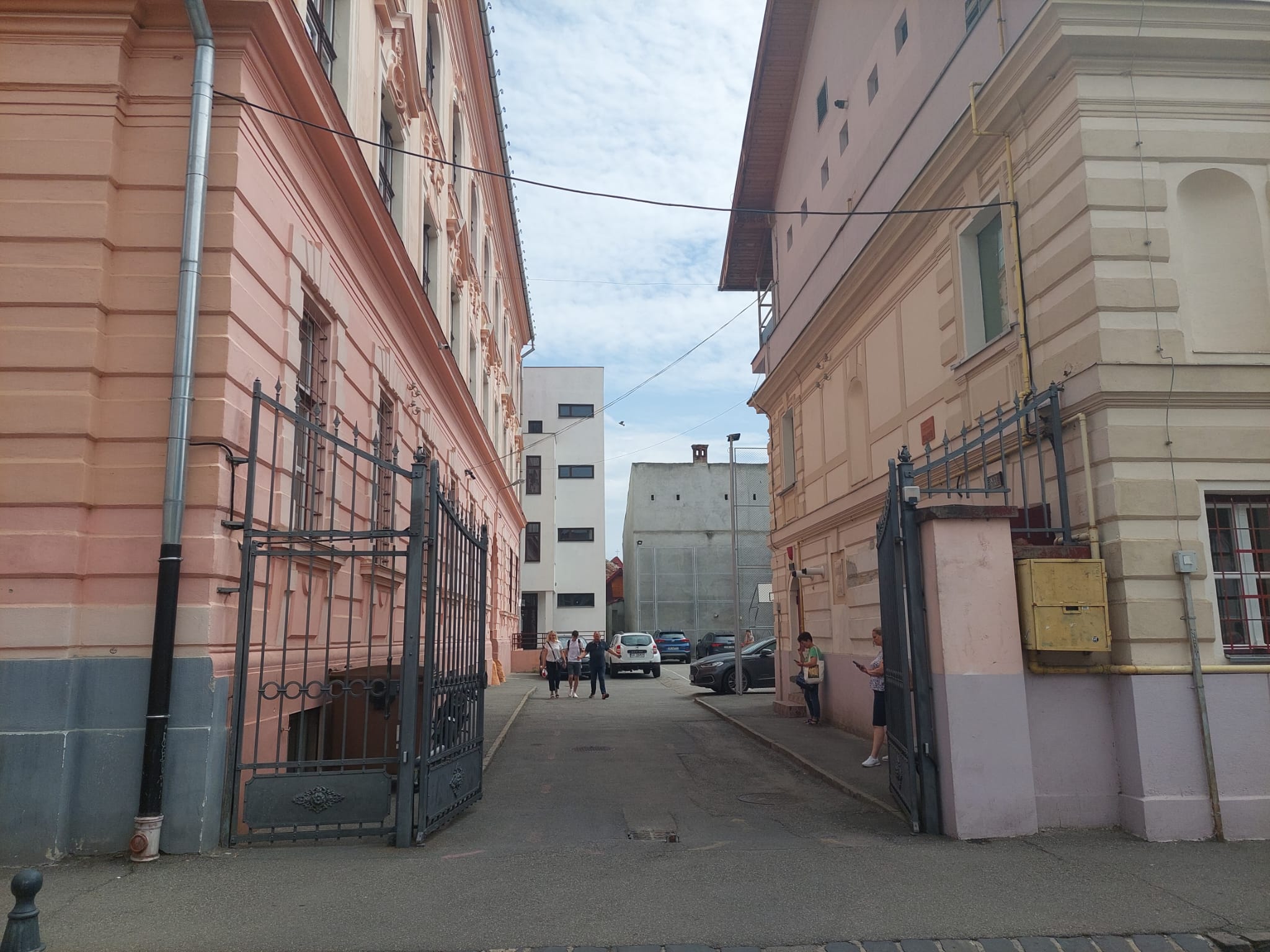 Cea de-a doua probă a Evaluării Naționale s-a desfășurat fără incidente. Aproape 6% dintre elevii de clasa a VIII-a au absentat