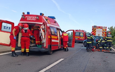 Starea femeii de 37 de ani rănită în accidentul de joi, de la Veștem, este critică