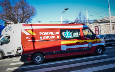 Accident între un ATV și o mașină, la Avrig. Tânărul cu ATV-ul a ajuns la spital