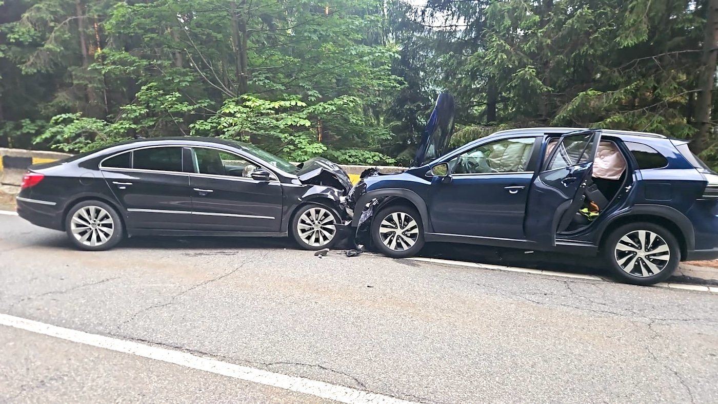 Accident pe Transfăgărășan: două femei au fost transportate la spital, niciuna nu era la volan