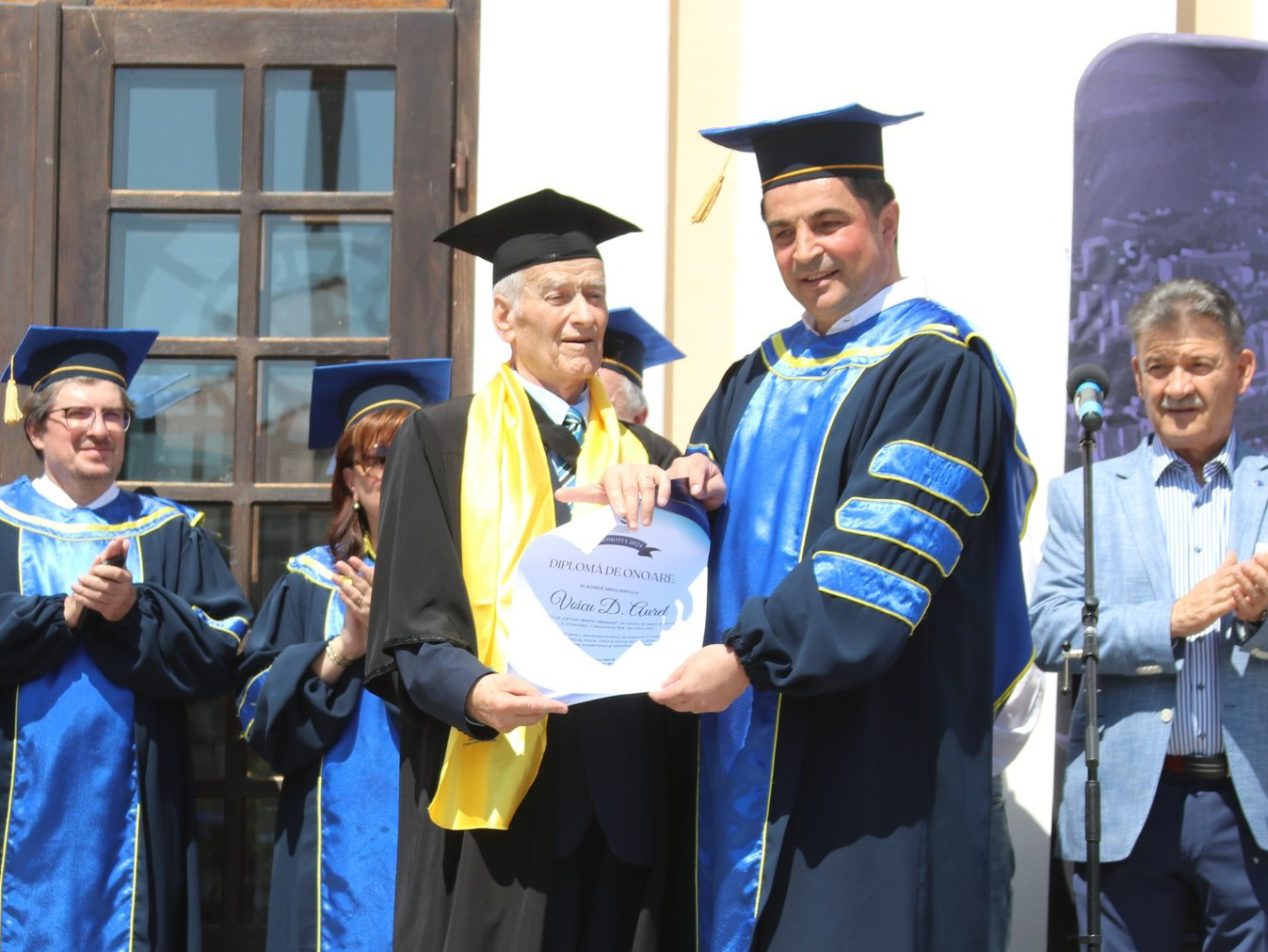 La aproape 89 de ani, cel mai în vârstă student din România a absolvit cursurile de master ale universității din Alba Iulia
