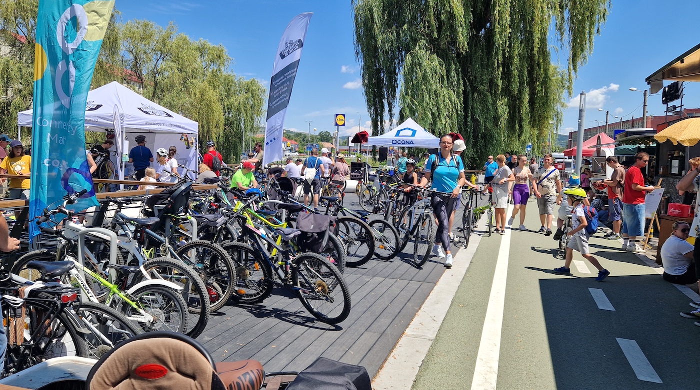 Sute de bicicliști au participat la Cibin Bike Day. „Pentru că nu au încredere în capacitățile lor de a merge cu bicicleta, oamenii evită să iasă în trafic”