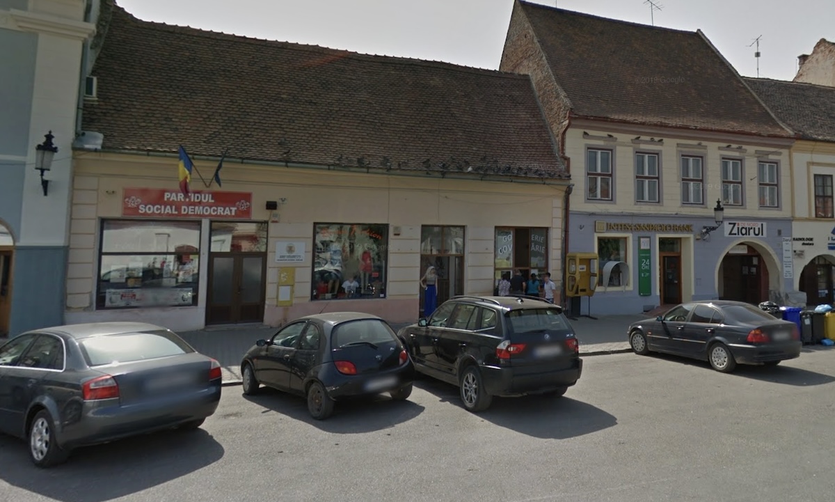 PSD Mediaș anunță că a strâns peste 3.000 de semnături pentru reducerea prețului la apă. Sediul organizației a fost găsit cu racord ilegal