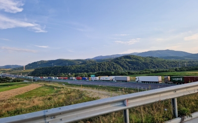 Valea Oltului: polițiștii și-au modificat turele pentru a păzi intervalele localnicilor, timpii de fluidizare a circulației ajung și la două ore. Deac: „Ministrul s-a ținut de cuvânt”