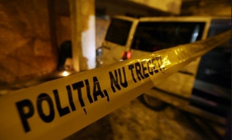 O sibiancă a sunat la 112 să anunțe că s-a trezit în curte cu un bărbat plin de sânge cerând ajutor. Acesta a murit câteva minute mai târziu