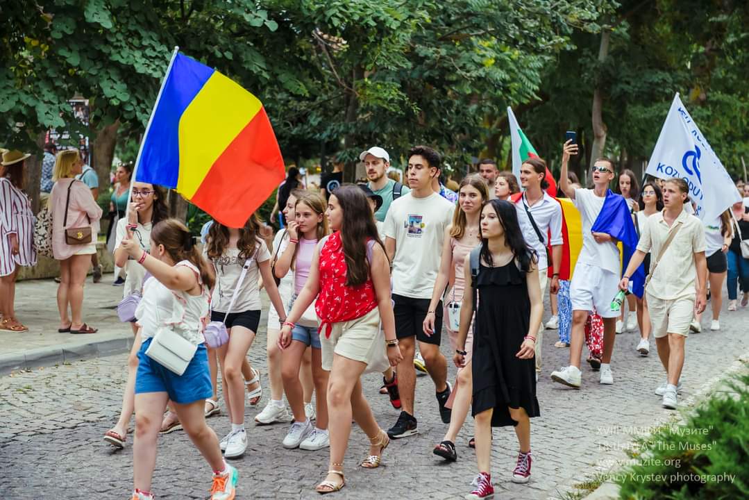 Clasa de teatru a Școlii Populare „Ilie Micu” din Sibiu s-a întors acasă cu premii de la Festivalul Internațional de Arte pentru Tineri din Bulgaria