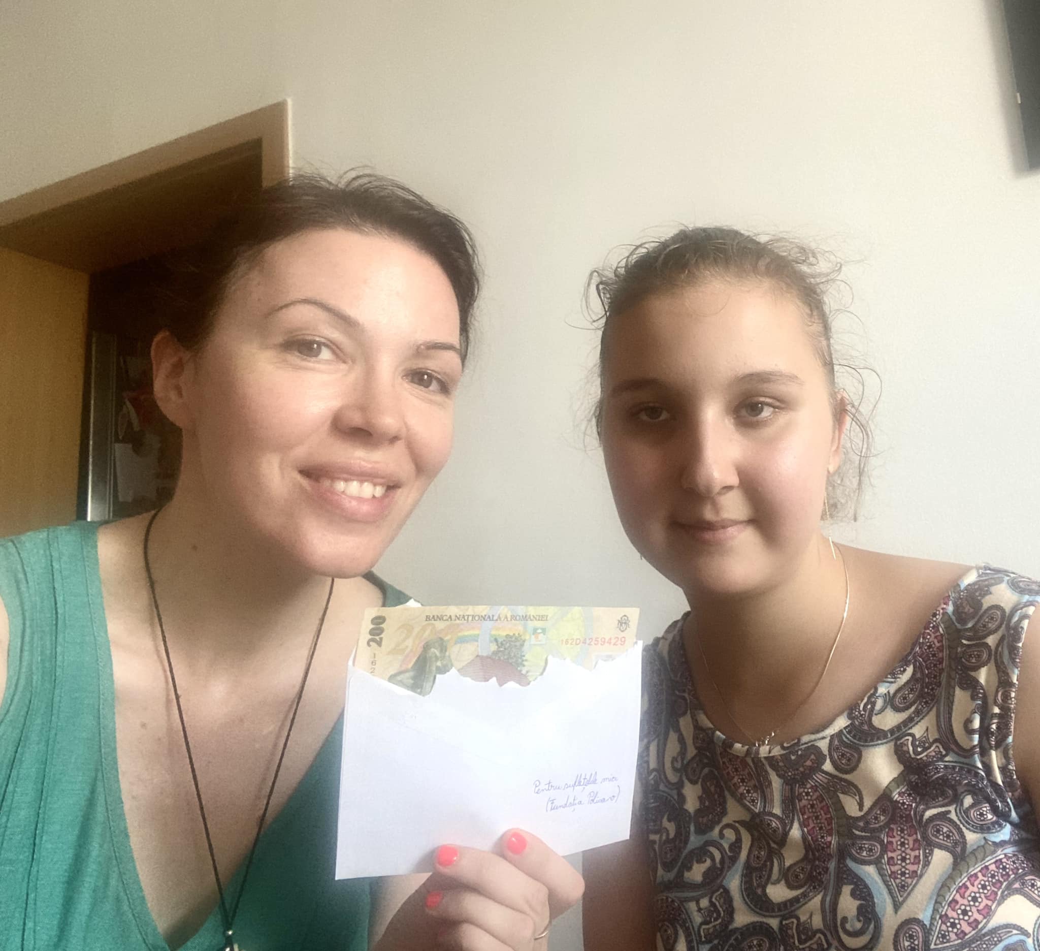 Melisa, eleva care la 17 ani și-a publicat povestea de viață într-o carte, a donat 200 de lei din bursă Fundației Polisano: „Sper să fac o diferență în viața copiilor care au nevoie”
