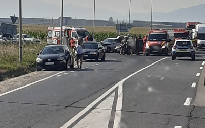 Accident cu trei răniți la intersecția Căii Șurii Mici cu DN7H