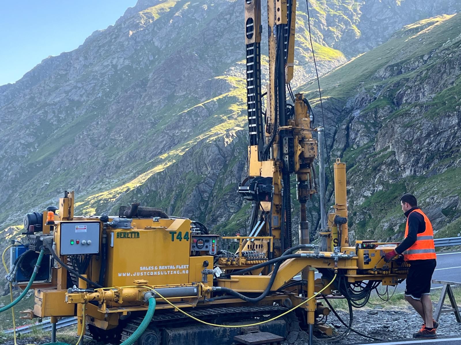 Modernizarea Transfăgărășanului: Au început forajele geotehnice