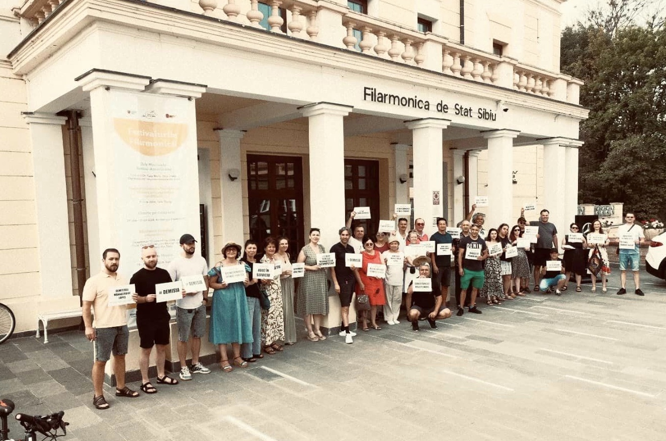 Protestele de la Filarmonică au împlinit 100 de zile. „Vă pot confirma că nu mai există cale de reconciliere”. Conducerea a deschis proces pentru radierea sindicatului