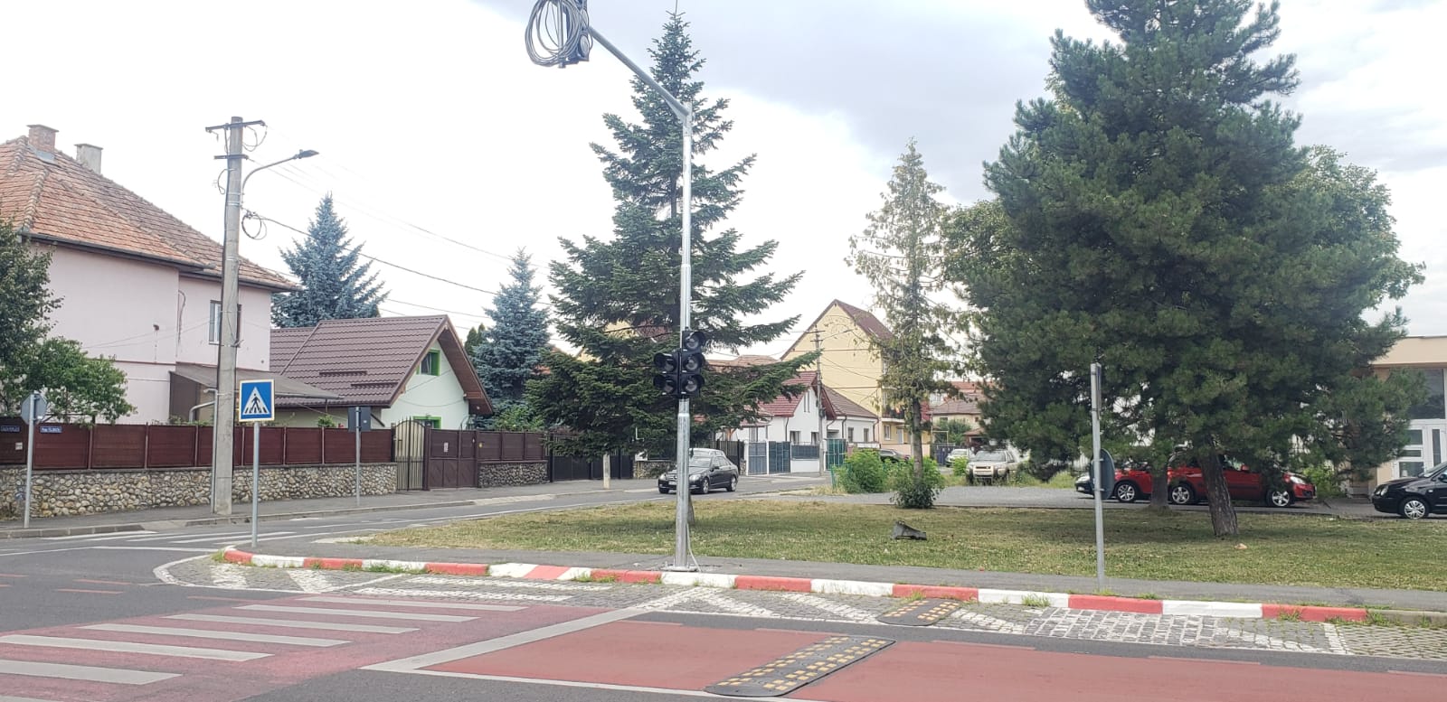 Primăria a montat primul semafor pe Calea Poplăcii