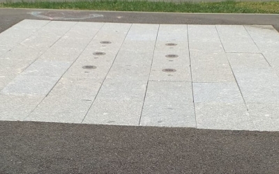 Fântâna arteziană de pe strada Nicolae Iorga nu funcționează de o lună. ”S-a constatat un contact imperfect la alimentarea cu energie electrică a pompei de apă”