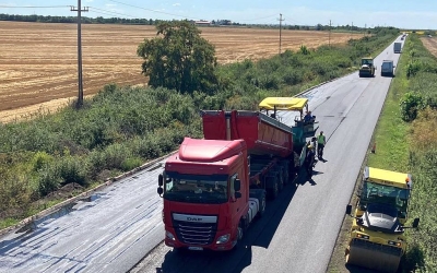În 25 iulie se încheie lucrările dintre Coșava – Margina. Este drumul care înlocuiește porțiunea lipsă din Autostrada Sibiu – Nădlac